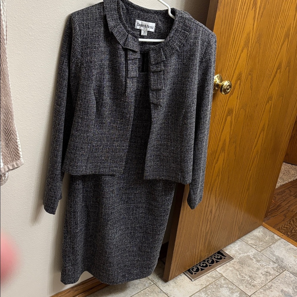 Danny & Nicole 2-piece Jacket and sleeveless dress suit